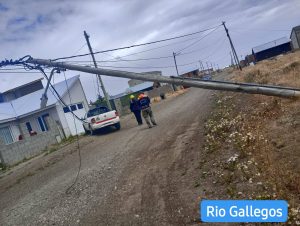 Protección Civil Santa Cruz cerró una jornada de intensas intervenciones ante los fuertes vientos que azotaron la provincia
