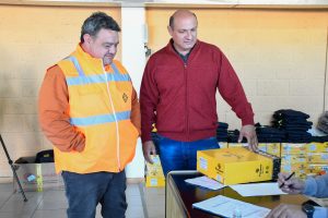 Bujer sobre la entrega de indumentaria: “Esta es una acción que se replicará en toda la provincia”