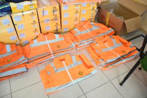 Bujer sobre la entrega de indumentaria: “Esta es una acción que se replicará en toda la provincia”