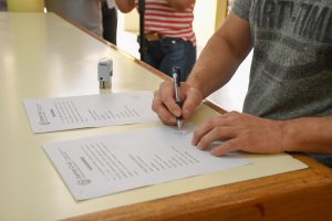 El Gobierno entregó equipos de calefacción al Colegio N° 25 de Río Gallegos