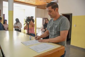 El Gobierno entregó equipos de calefacción al Colegio N° 25 de Río Gallegos