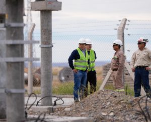Vidal supervisó la interconexión eléctrica en El Pluma: "Nosotros estamos haciendo lo que otros dejaron abandonado"