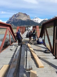 El Chaltén: Luego de las reparaciones en el Puente del Río Eléctrico, se restablece la transitabilidad con precaución