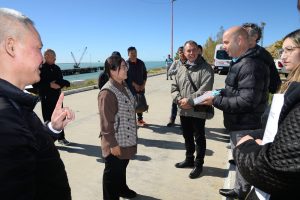 El Gobierno y empresarios chinos recorrieron Punta Quilla para relevar su potencial productivo