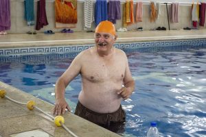 Adultos Mayores de Recuerdos Compartidos disfrutaron de una mañana de natación y juegos