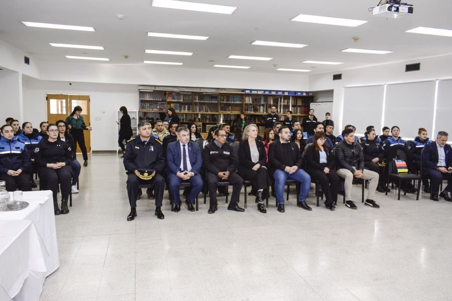 Seguridad presentó estadísticas del Sistema Integral de Denuncias y reconoció a mujeres policías