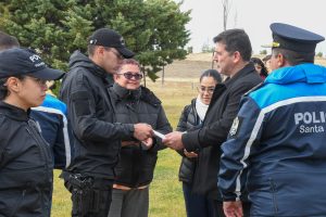 Se entregaron certificaciones a policías que finalizaron el curso de Guía de Canes