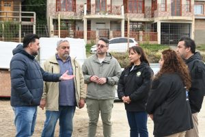 Autoridades provinciales en 28 de Noviembre supervisaron el avance del hospital modular