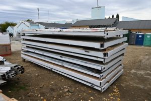 Autoridades provinciales en 28 de Noviembre supervisaron el avance del hospital modular