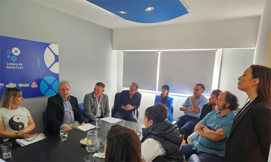 Jornada de trabajo conjunta para seguir mejorando los procesos administrativos en Lotería de Santa Cruz