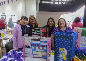 Génesis de una cadena: La juventud santacruceña conmemoró el Día de la Mujer