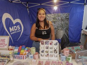 Génesis de una cadena: La juventud santacruceña conmemoró el Día de la Mujer