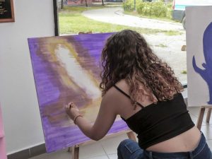 Génesis de una cadena: La juventud santacruceña conmemoró el Día de la Mujer