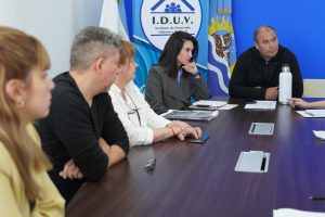 Mesa de trabajo en el IDUV para implementar sistema que garantiza la actualización de datos