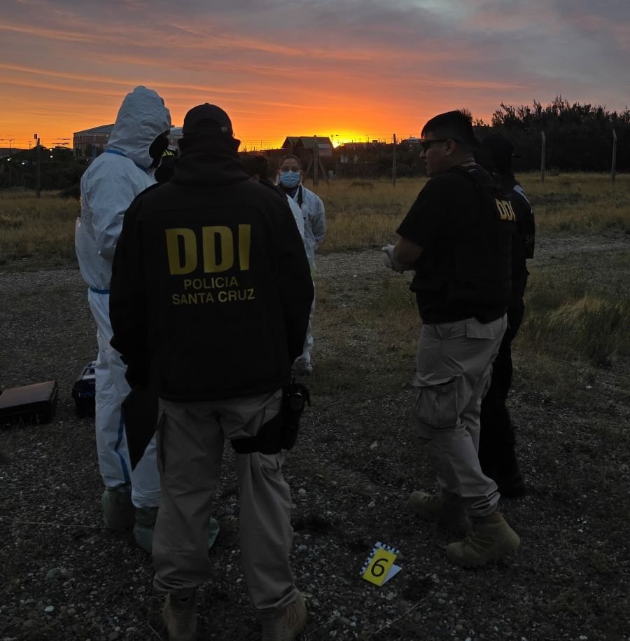 Capacitación policial: Se realizó simulacro de investigación criminal en Puerto Deseado