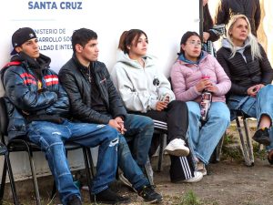 Jóvenes santacruceños conmemoraron el 24M con arte y memoria en la Subsecretaría de la Juventud