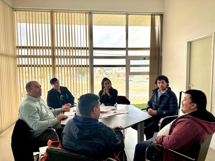 Reunión entre el IDUV, concejales y la Asociación Cultural Luis Braille