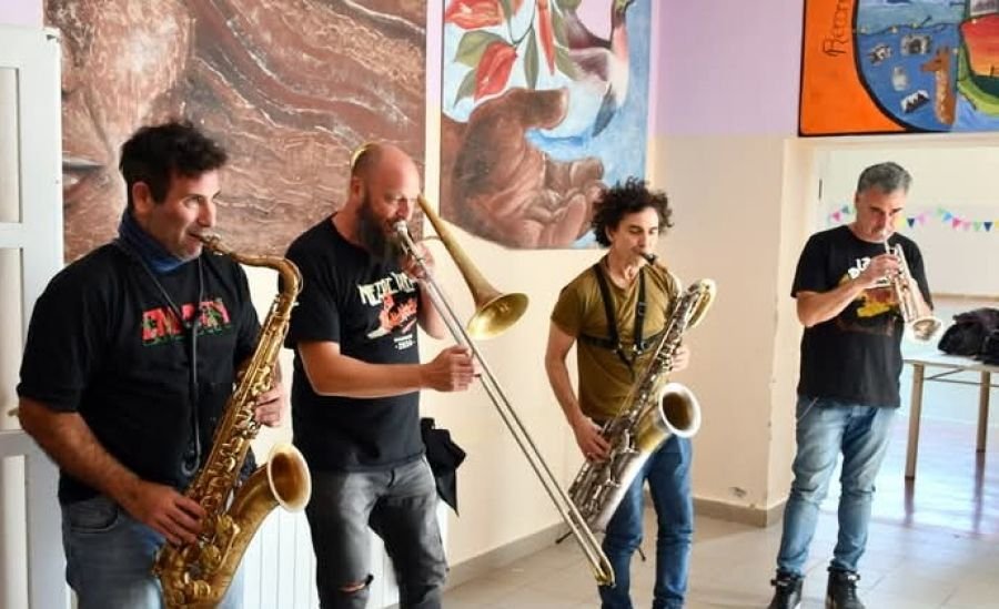 Integrantes de La Renga llevaron adelante una masterclass en la Escuela Provincial de Música Re Si
