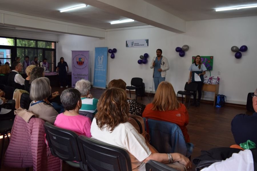 Adultos mayores disfrutaron de jornada recreativa