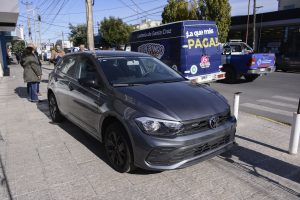 Lotería de Santa Cruz entregó el 0KM a la familia de Caleta Olivia