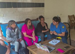 La ministra Cárdenas en Perito Moreno coordinó acciones con áreas de Discapacidad y Adultos Mayores