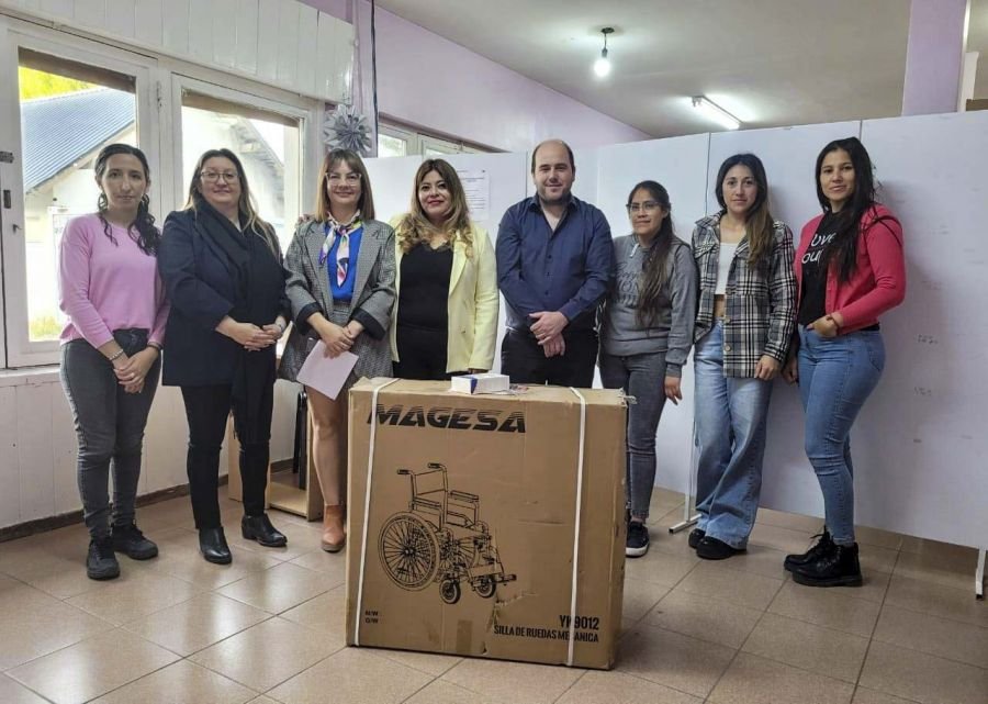 La ministra Cárdenas en Perito Moreno coordinó acciones con áreas de Discapacidad y Adultos Mayores