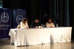 Vidal impulsa la exploración del 80% del Macizo del Deseado en el marco de la presentación de un nuevo programa de formación