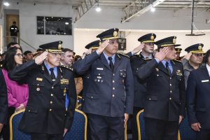 Vidal anunció la construcción de 120 viviendas para la Policía de Santa Cruz