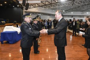 Vidal anunció la construcción de 120 viviendas para la Policía de Santa Cruz