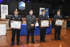 Vidal anunció la construcción de 120 viviendas para la Policía de Santa Cruz