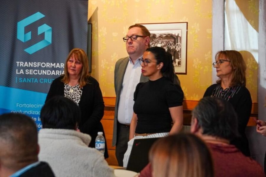 Educación junto a Fundación Banco Santa Cruz pone en marcha “Transformar la Secundaria” 2025