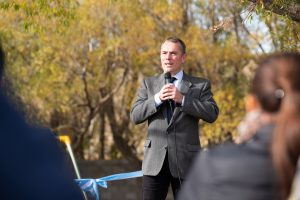 El Gobierno de Santa Cruz y el RENATRE inauguraron la plaza de juegos de la Escuela Rural N° 26 de Las Vegas