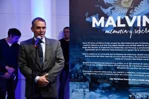 Se inauguró la muestra Malvinas, memoria y soberanía en el Centro Cultural Santa Cruz
