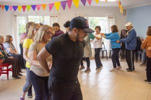 Día Mundial de la Actividad Física: Adultos del Centro Recuerdos Compartidos vivieron una tarde saludable