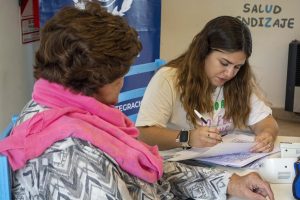 Día Mundial de la Actividad Física: Adultos del Centro Recuerdos Compartidos vivieron una tarde saludable