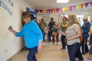 Día Mundial de la Actividad Física: Adultos del Centro Recuerdos Compartidos vivieron una tarde saludable