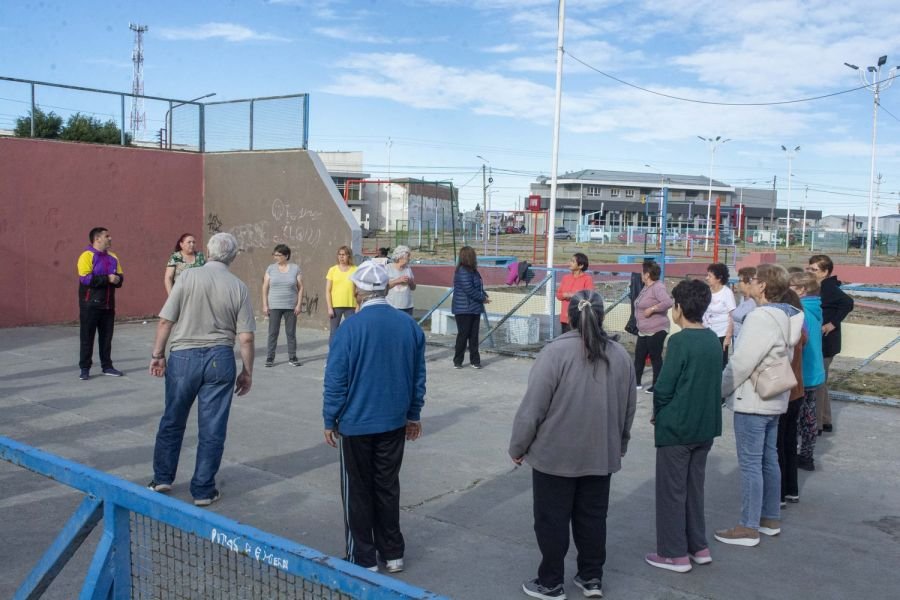Día Mundial de la Actividad Física: Adultos del Centro Recuerdos Compartidos vivieron una tarde saludable