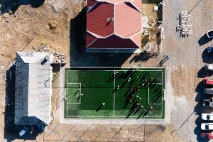 El Gobierno de Santa Cruz inauguró una cancha en la Escuela Rural de Fuentes Del Coyle