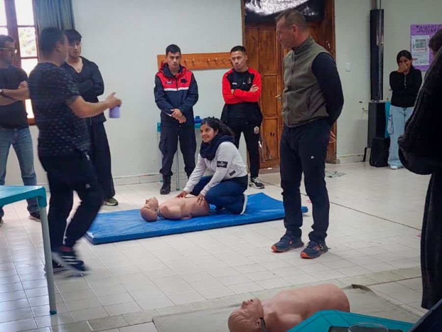 Los Antiguos: capacitación en reanimación cardiopulmonar