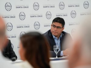 Santa Cruz impulsa una mesa minera permanente para fomentar inversiones y empleo