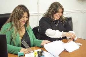 Se firmaron convenios para proyectos que fortalecen las infancias de Puerto Santa Cruz y Gobernador Gregores