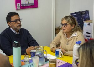 Se firmaron convenios para proyectos que fortalecen las infancias de Puerto Santa Cruz y Gobernador Gregores
