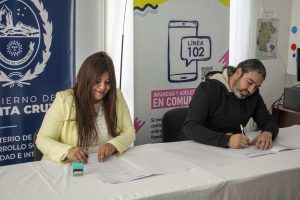 Desarrollo firmó convenio con el municipio de Pico Truncado para fortalecer la niñez y adolescencia