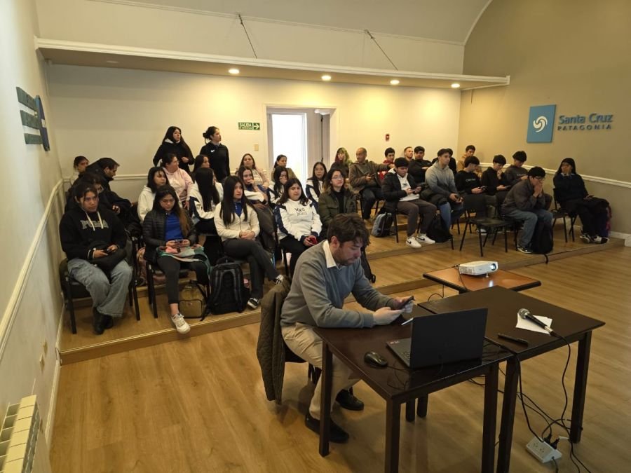 Distrigas comenzó la formación profesional de estudiantes de escuelas técnicas