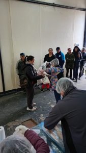 Brizuela destacó el operativo solidario de entrega de merluza en la Cuenca