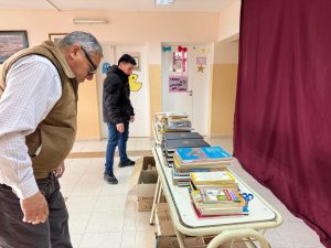 Entregaron libros a escuelas rurales de Santa Cruz