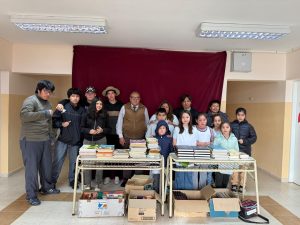 Entregaron libros a escuelas rurales de Santa Cruz