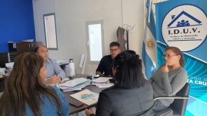 IDUV con referentes barriales de Río Gallegos: "Desde el 2017 buscamos escriturar nuestro terreno"
