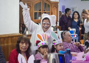 Los Adultos Mayores del Zumalacarregui celebraron Pascua junto al Jardín N° 1