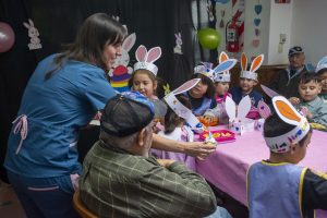 Los Adultos Mayores del Zumalacarregui celebraron Pascua junto al Jardín N° 1